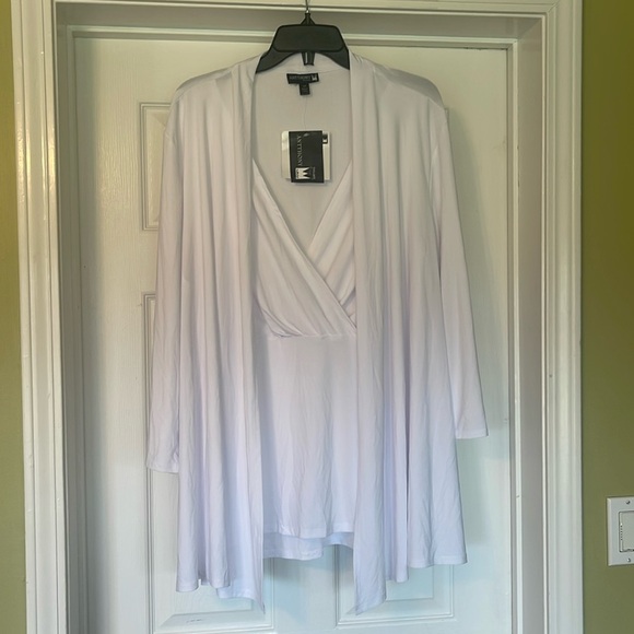 NWT Anthony Original - White wrap top with attached long sleeve - Size 2X - Picture 1 of 9